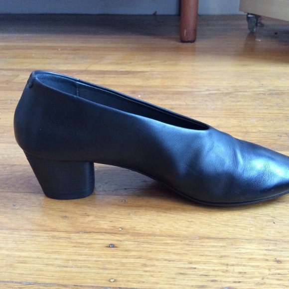 NWB Women’s Leather Marsell Coltello Pumps 37 - Picture 2 of 4